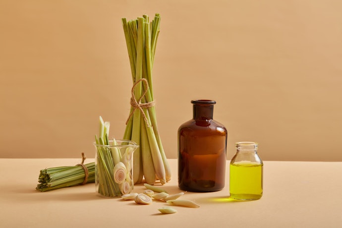 Benefits of Lemongrass Oil