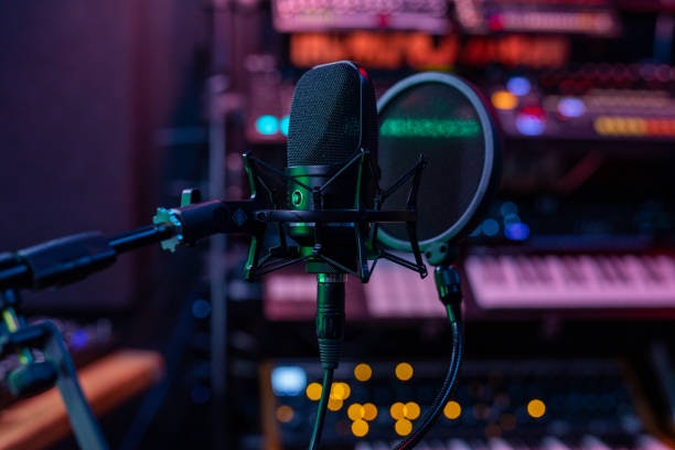 What Is a Condenser Microphone and How Does It Work?