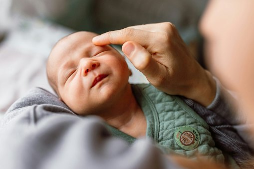 When and How Often Should You Weigh Your Newborn?