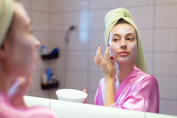 How Does a Sleeping Mask Work?