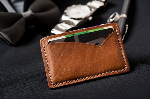What's the Difference Between Card Wallets and Traditional Wallets?