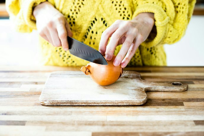 The Pros and Cons of Using a Wooden Chopping Board