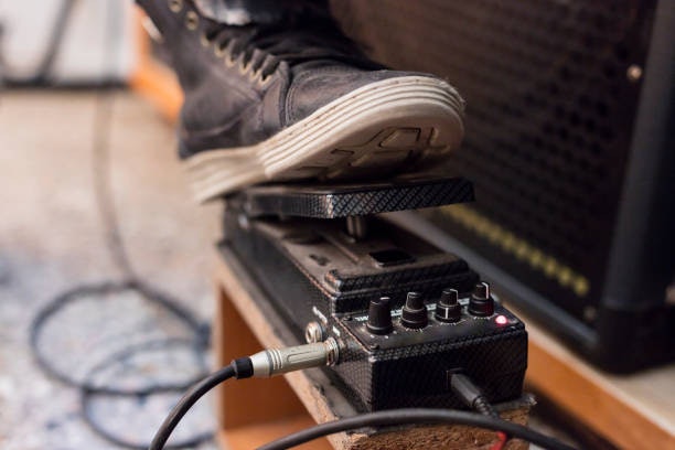 What Is a Guitar Multi-Effect Pedal and How Does It Work?