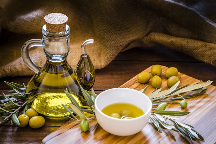 Health Benefits of Olive Oil: What You Get From Each Type