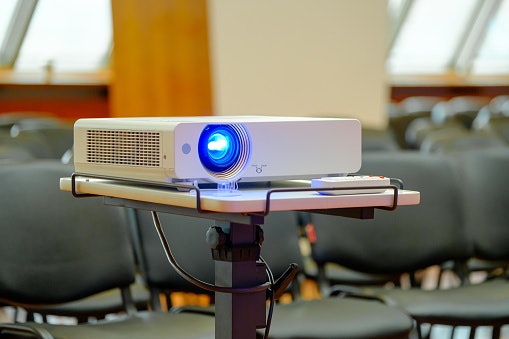 Benefits of Projectors Over TVs