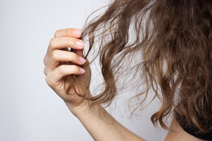 Can Frizzy Hair Be Repaired?