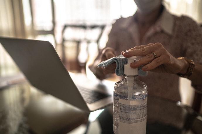 Why You Should Not Use Rubbing Alcohol on Screens