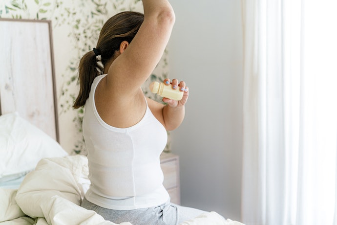 What’s the Difference Between Deodorant and Antiperspirant?