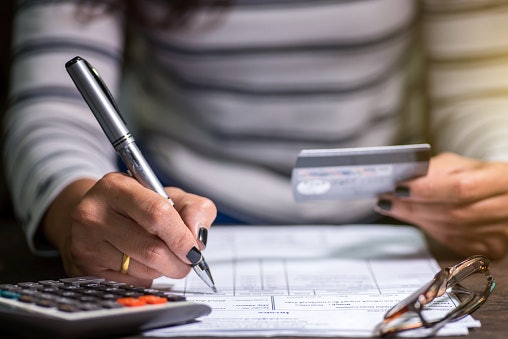 Choose Those With Low Credit Card Fees if You’re a Student or First-Timer