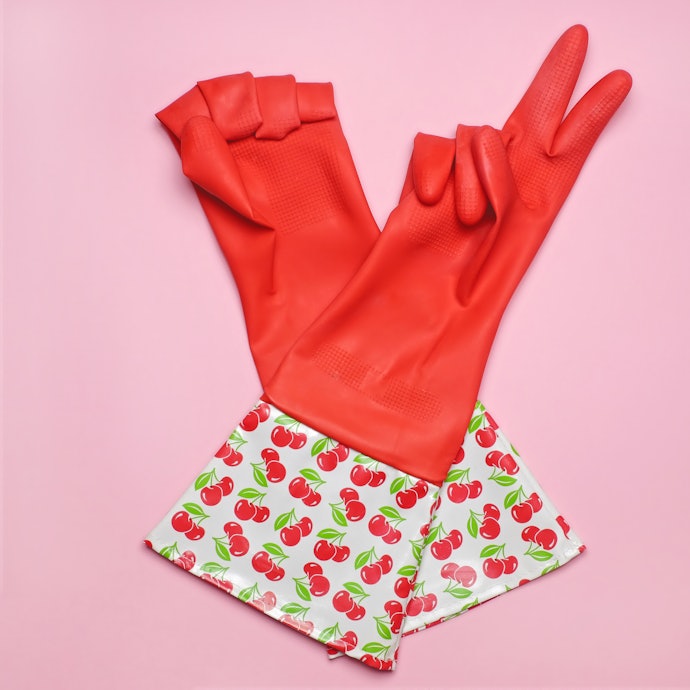 Look for Extra Features Like Scrubbers and Longer Cuffs