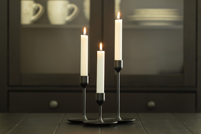 Pick a Candle Holder Based on Its Size