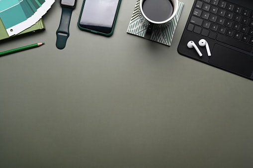 Consider Whether You Want a Universal or a Dedicated Charger for Your Gadgets