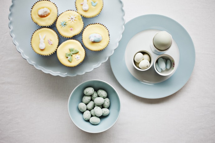 Decide If You Like Clear, Colored, or Patterned Dishes
