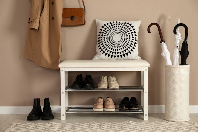 Inspect the Material of the Organizer