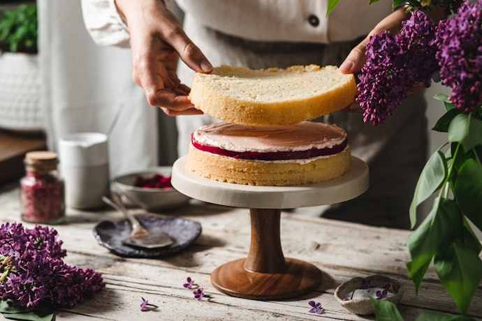 Check the Dimensions of the Cake Stand
