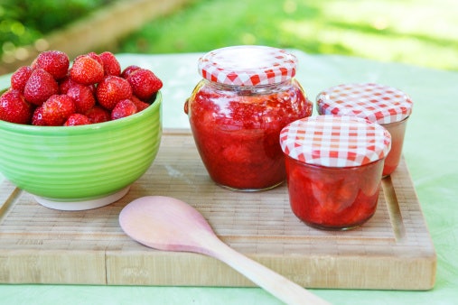 Try Sugar-Free Strawberry Jams for a Healthier Option