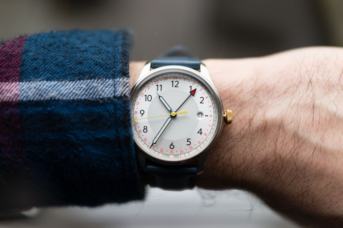 Pick a Watch Size That’s Proportioned to Your Partner’s Wrist