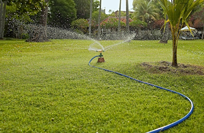 Decide if You Want a Sprinkler That’s Portable or Fixed in Place