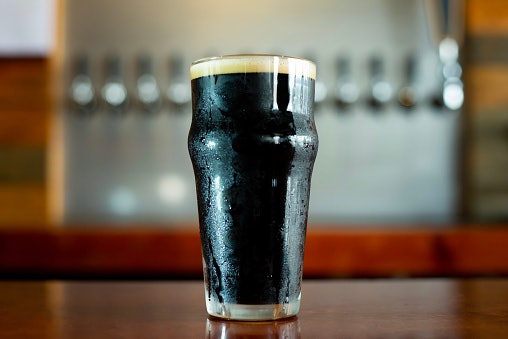 Rich-Tasting Stout for Fans of Roasted Malts