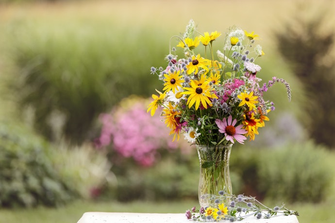 Use a Column Vase for Long-Stemmed Flowers