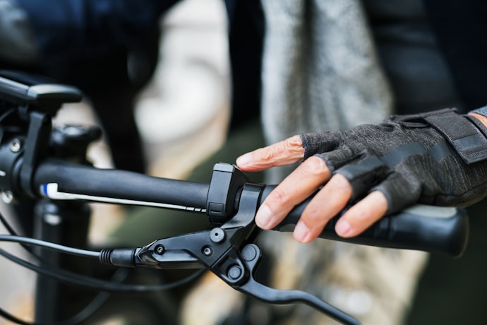 Half Finger Gloves Keep Your Hands Dry on Longer Rides