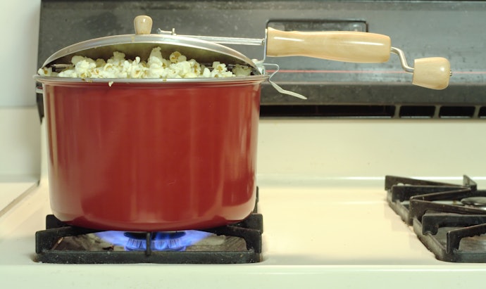 Achieve Movie Theater-Like Popcorn Using Stovetop Popcorn Makers