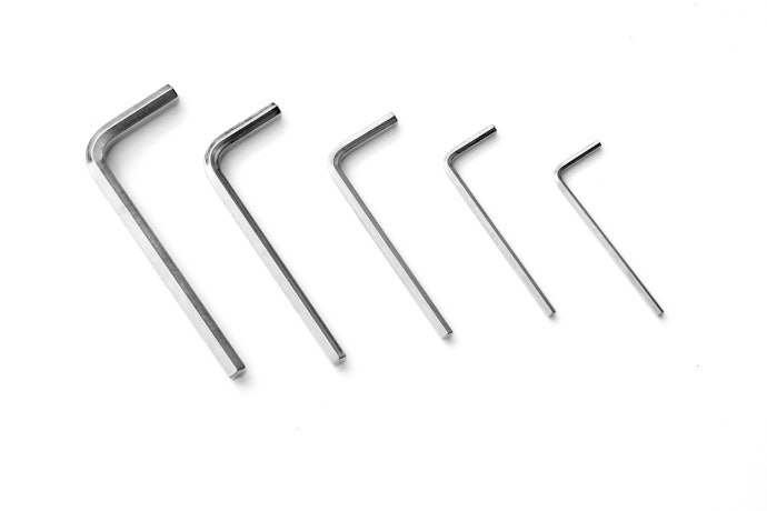 A Hex Tip for Screwing Bolts