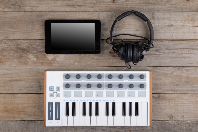 25-Key and 45-Key MIDI Keyboards Are Best for People Who Want Less Bulk and Weight
