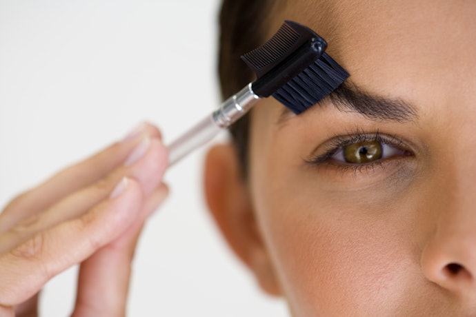 Consider Eyebrow Definer Brushes and Combs for Unruly Brows