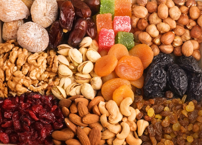 Pick Dried Fruits and Nuts For a Healthy Snack