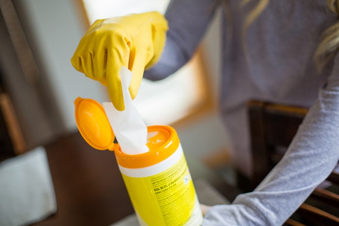 Looking for a Quick Fix? Use Glass Cleaning Wipes