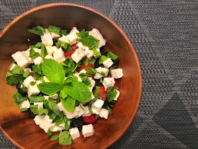 Serve Dishes or Decorations in a Salad Bowl