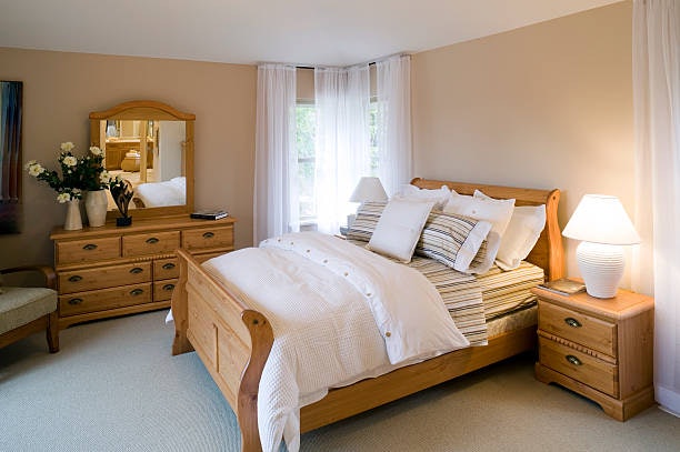 Choose a Sleigh Bed for a Luxurious Room Ambiance