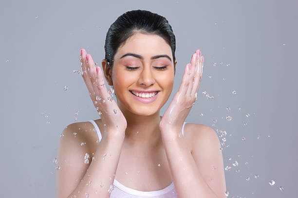 Prevent Mascara Streaks With a Smudge-Proof and Waterproof Formula