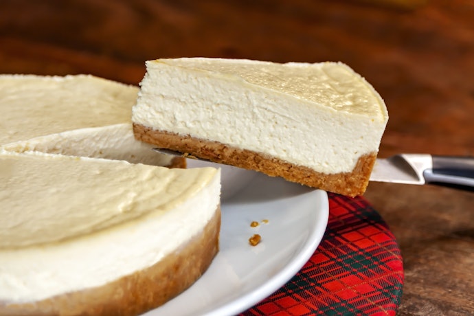 Get a New York Cheesecake for a Rich and Tangy Cake