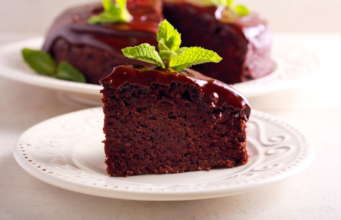 Smooth and Firm Chocolate Ganache Cake