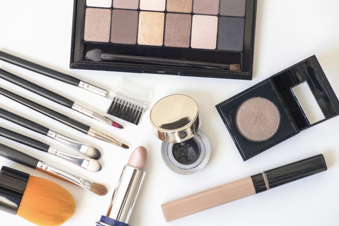 Emphasize Your Eyes With Some Eye Makeup