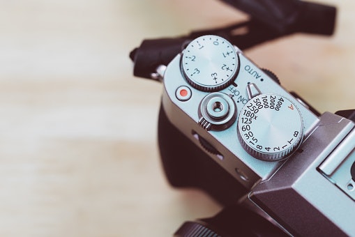 Look Into the ISO Range : Shoot at Lowlight With 200-1600 ISO