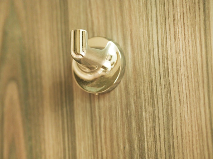 Metal Hooks Guarantee Durability