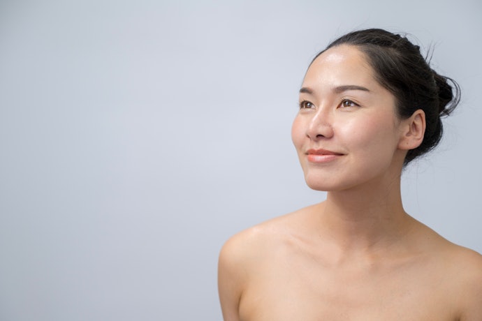 Oily, Acne-Prone Skin: Sebum Regulators Like Salicylic Acid Niacinamide