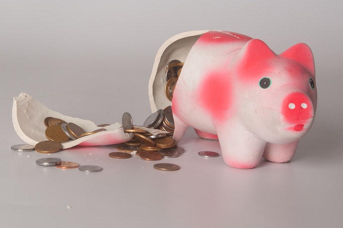 Go for a Single-Use Coin Bank to Challenge Yourself
