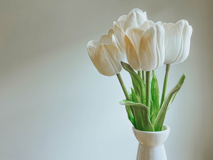 Latex Blooms to Mimic the Texture of Fresh Flowers