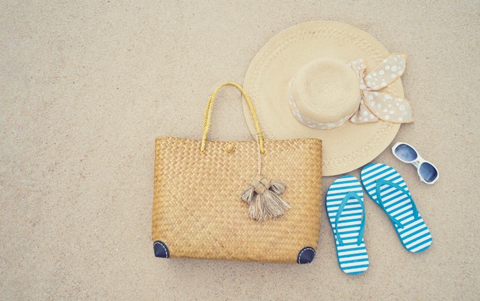 A Breathable Fine Raffia Straw Bag
