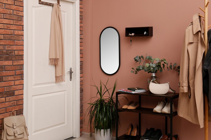 Over-the-Door Hook to Utilize Vertical Space
