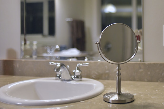Stationary Mirrors for Portability