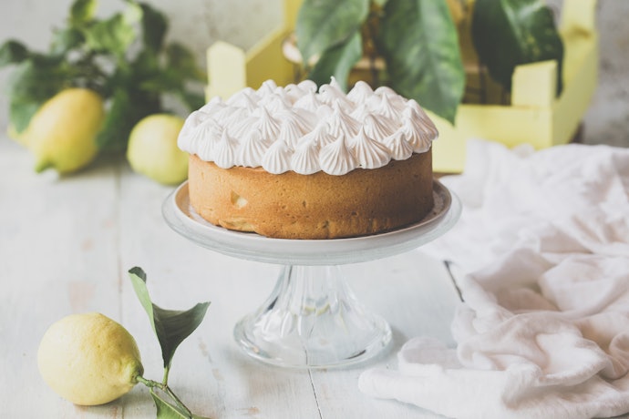 Glass Cake Stands Are Intricate and Classy