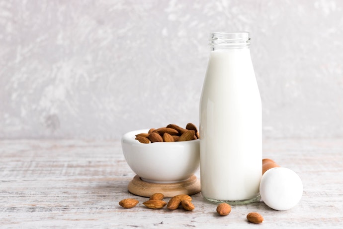 For Those on a Low-Calorie Diet, Nut Milk Is the Way to Go