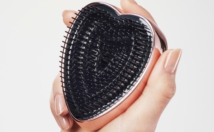 How to Properly Clean the ReFa Heart Brush