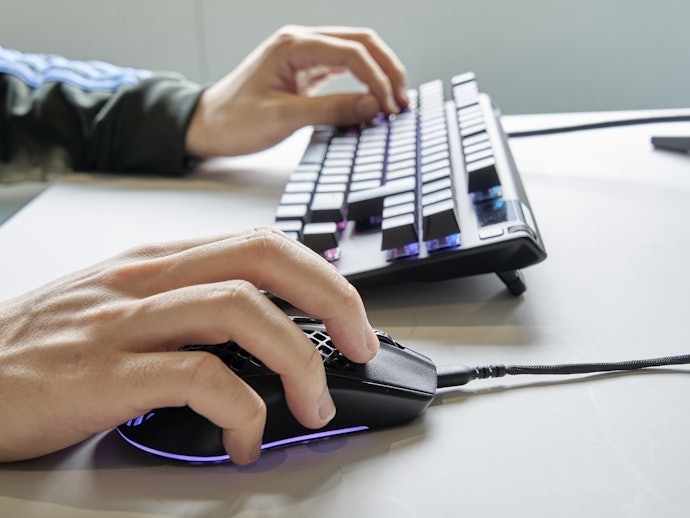 Logitech G502 X Gaming Mouse Review: Honest Pros and Cons After Testing