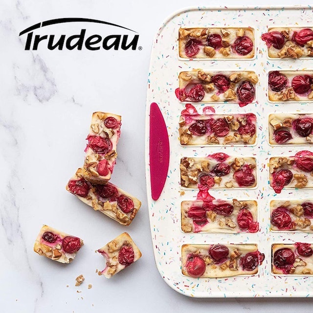 White Confetti Bar Cake Pan 3